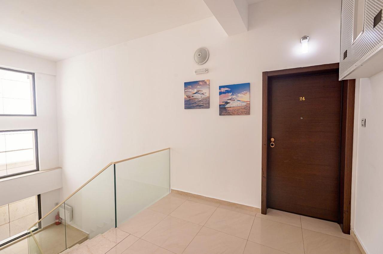 Riviera Apartment *