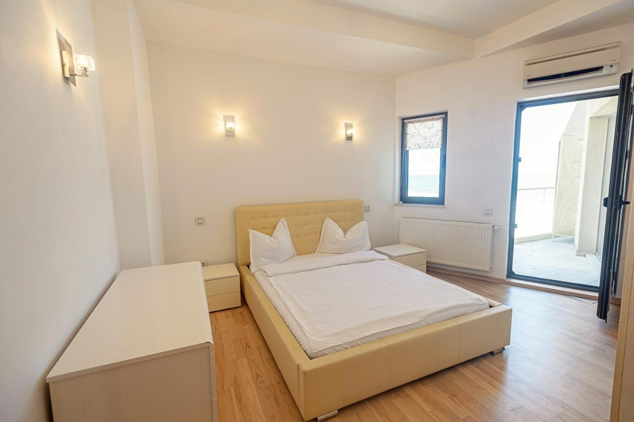 Riviera Apartment