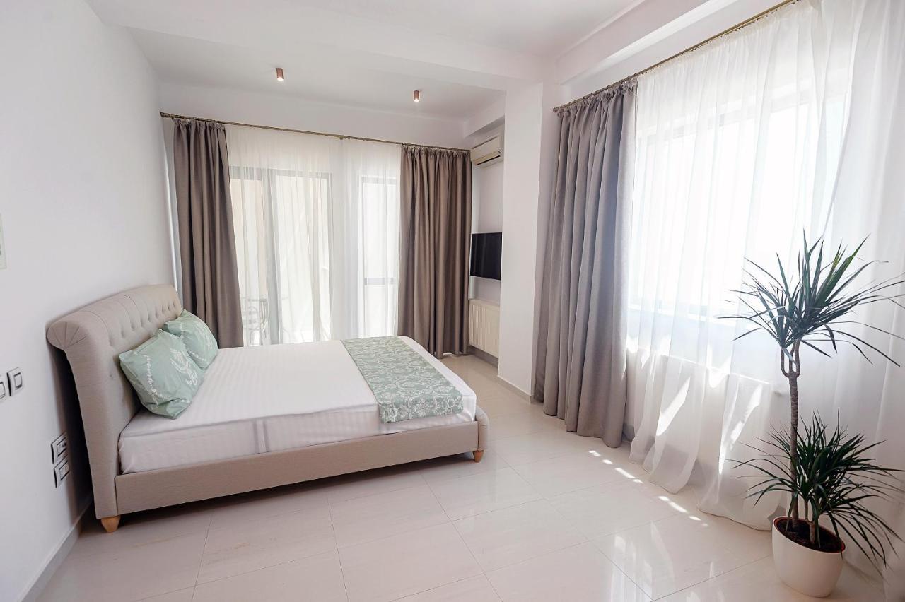 Riviera Apartment